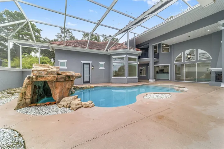 Swimming Pool with Screen Enclosure