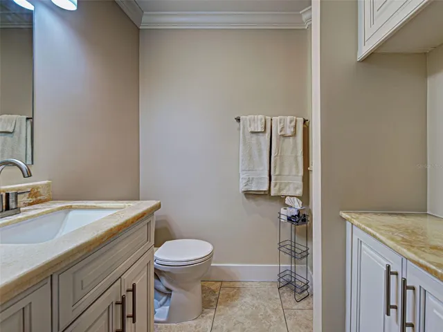 The second bedroom ensuite bathroom.