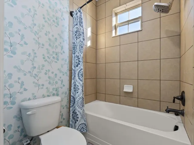 Jack and Gil bathroom