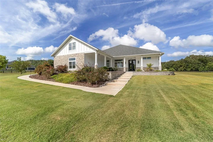 Lovely Home on 5.01 Acres in Red Oak Estates