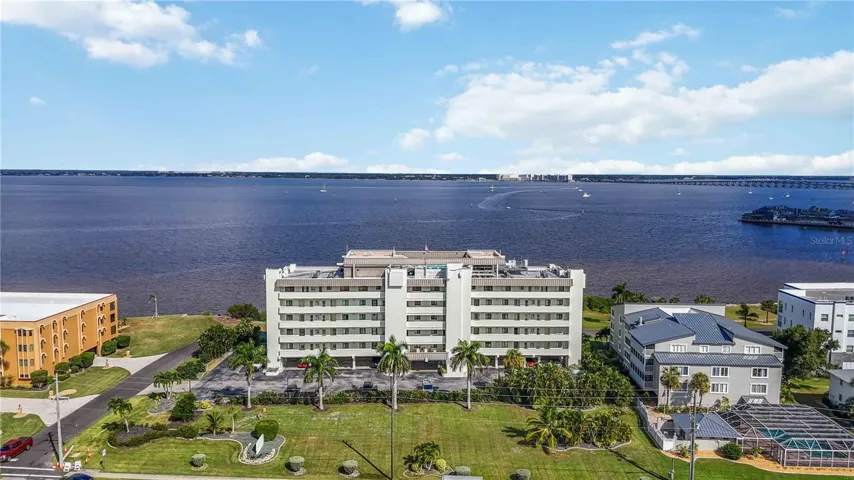 1500 Park Beach Circle #6C