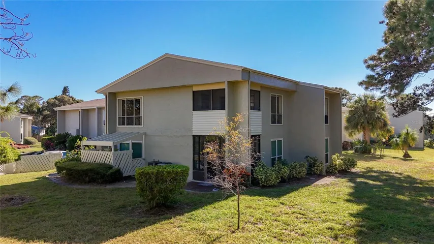 End Unit overlooking green space