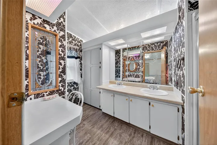 Main Suite Bathroom, DOUBLE  VANITIES