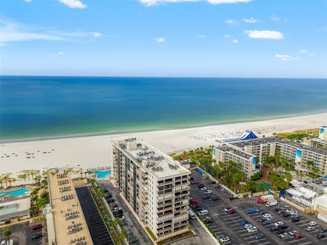 Welcome to the SEAMARK! Right on the Beach!
