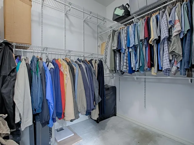Master walk-in Closet