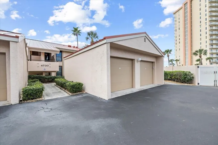 private garage