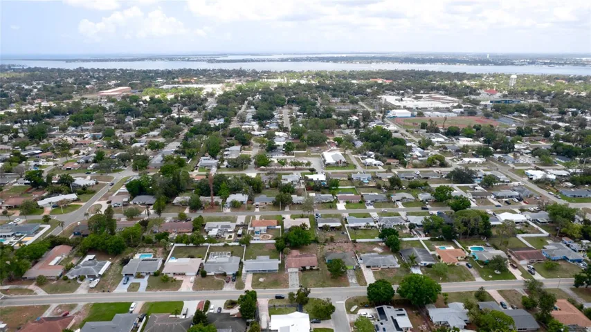 View of Country Club Heights in West Bradenton and the Manatee River