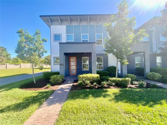 4 BEDROOMS TOWNHOUSE