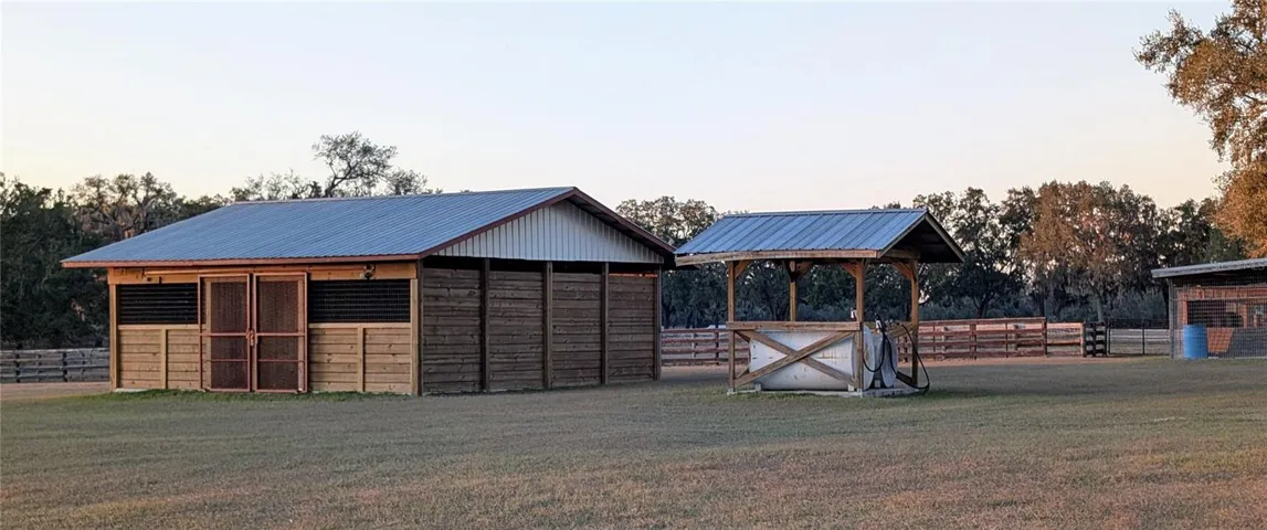 4 Stall Foaling BArn