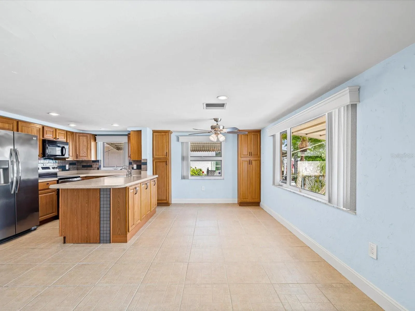 Kitchen/Dining Area