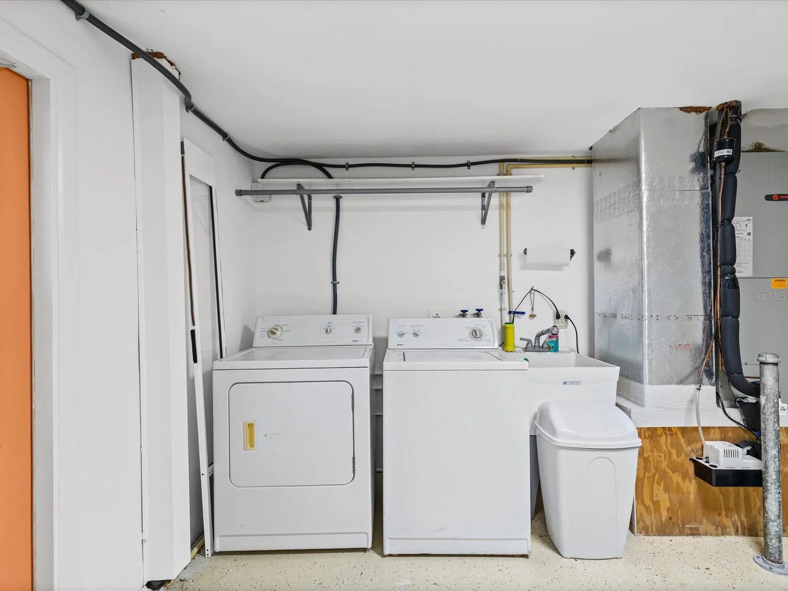 Garage/Laundry Area