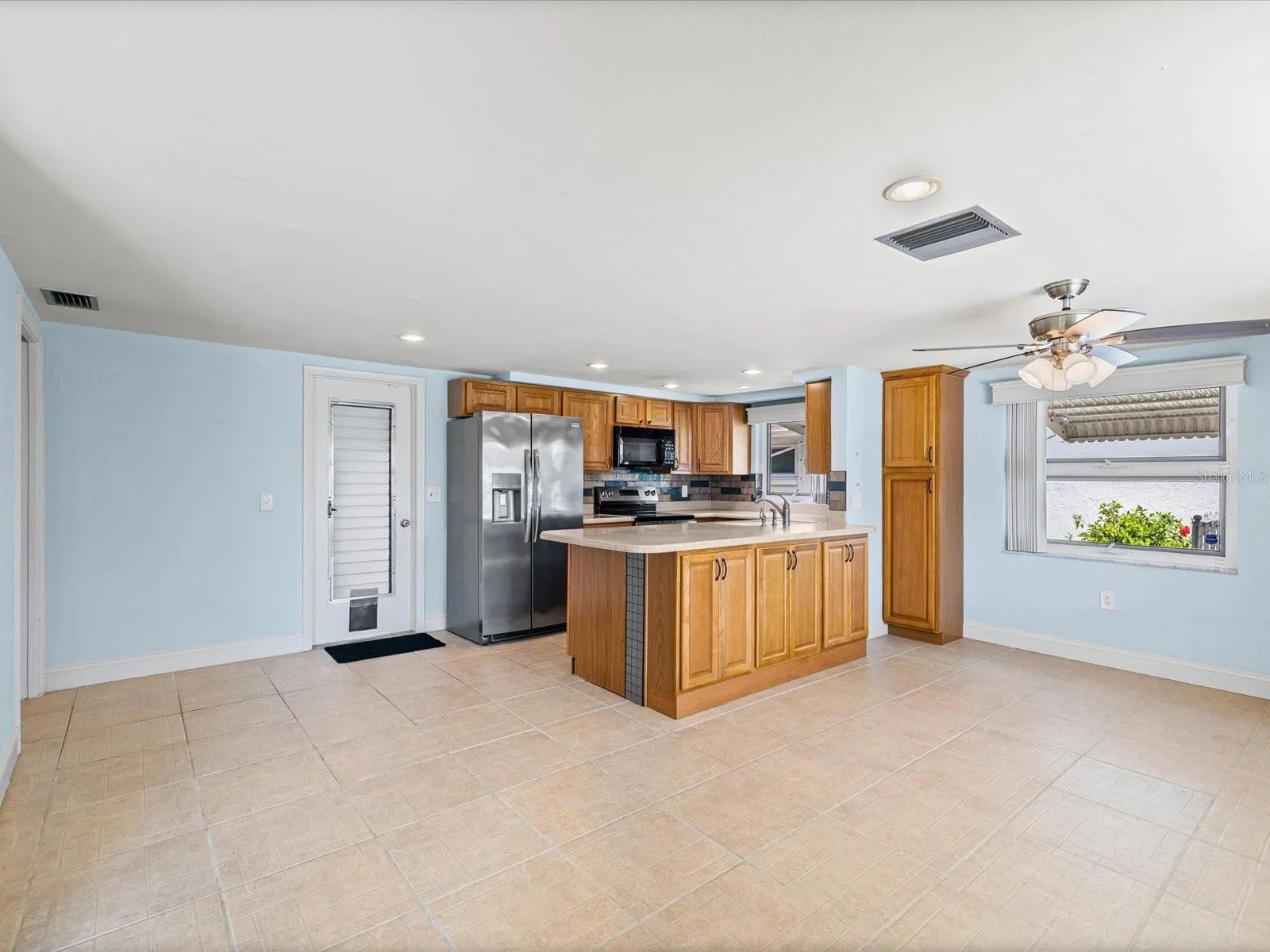 Kitchen/Dining Area
