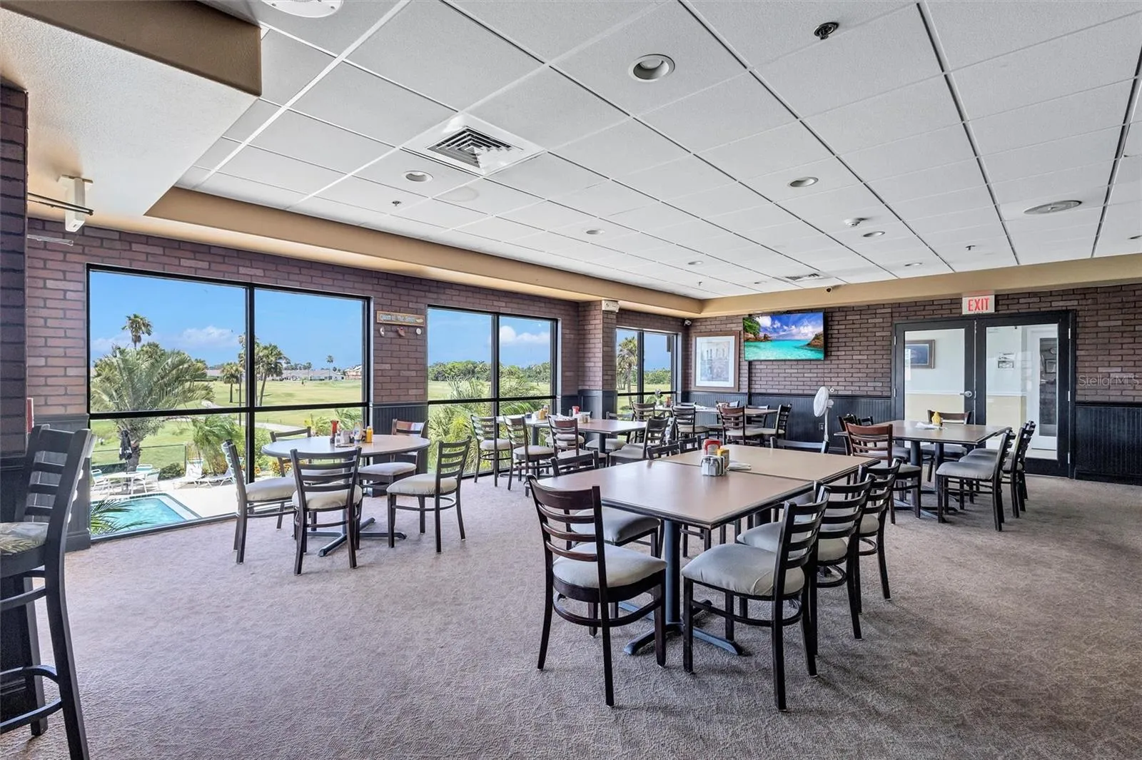 Club Restaurant