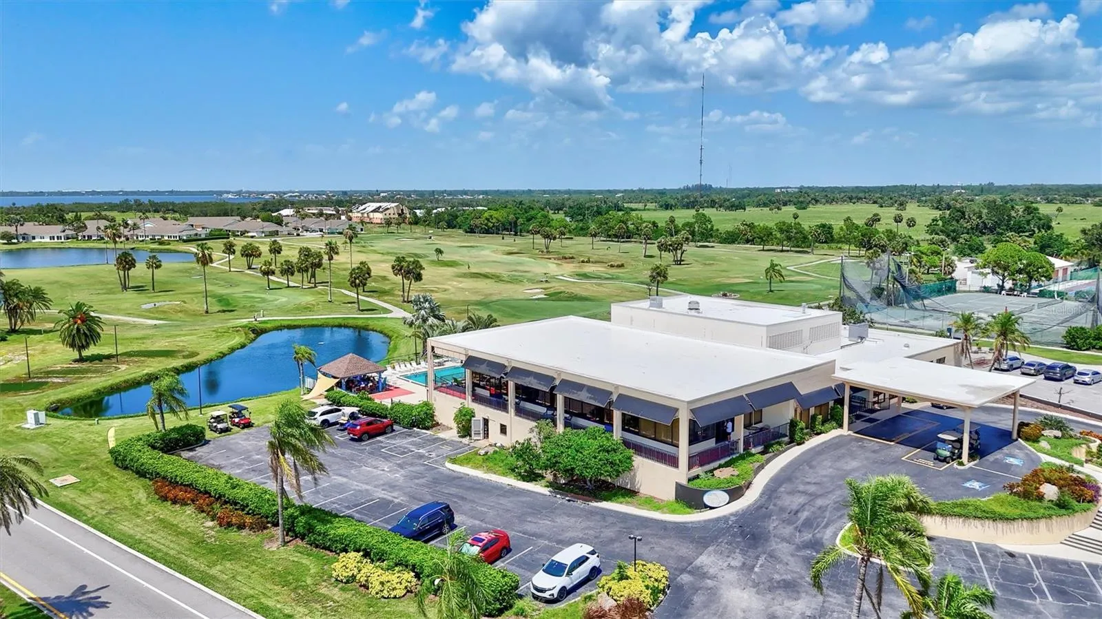 Country Club with Restaurant &amp; Gym
