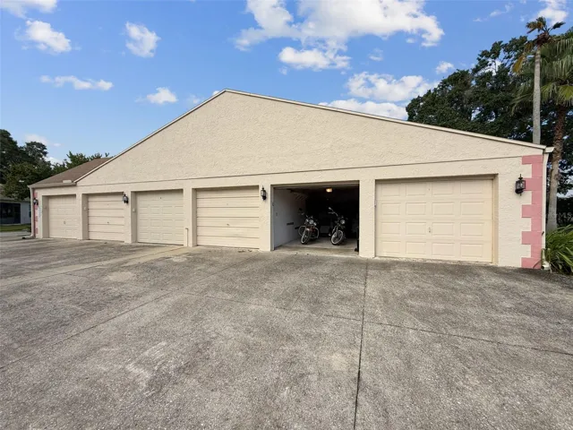 Detached Garage