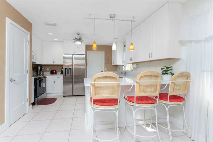 Breakfast bar