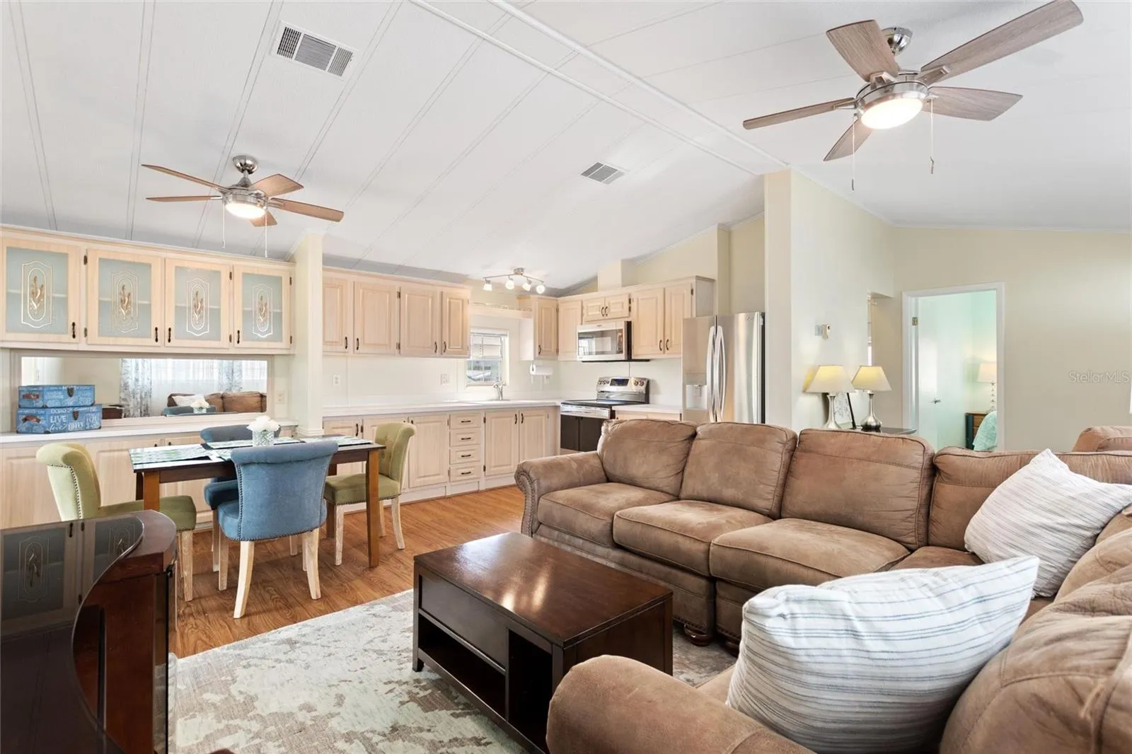 Newer ceiling fans throughout