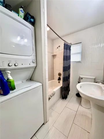 washer/dryer closet