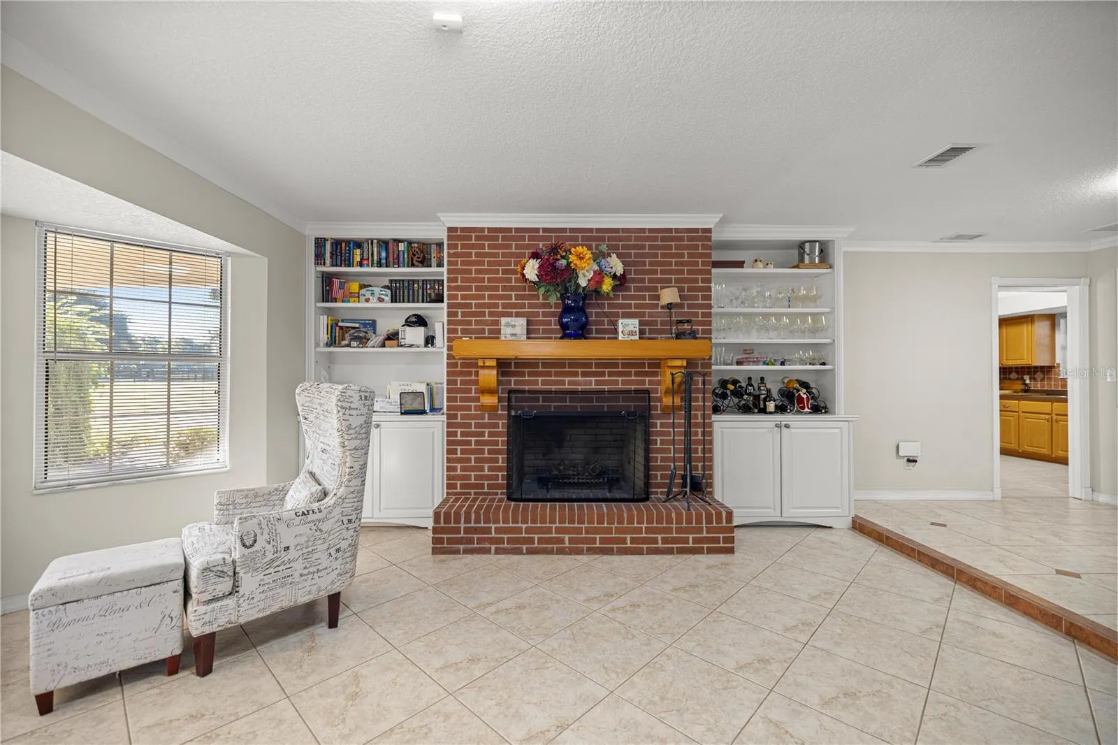 BURNING WOOD FIREPLACE - GREAT ROOM