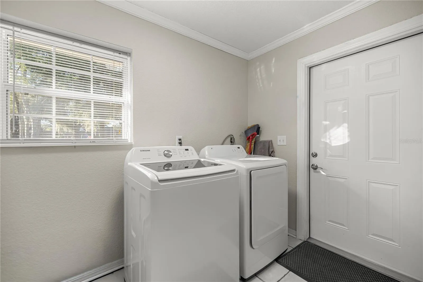 LAUNDRY AREA