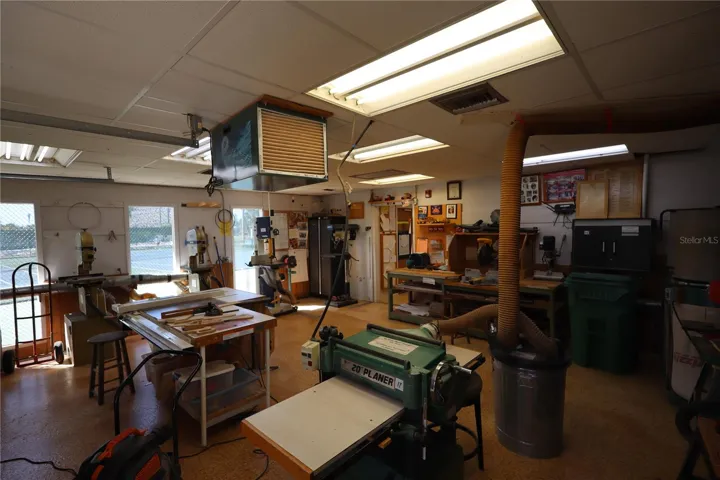 WOODWORKING SHOP