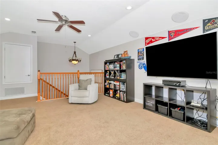 Upper Level Bonus Room