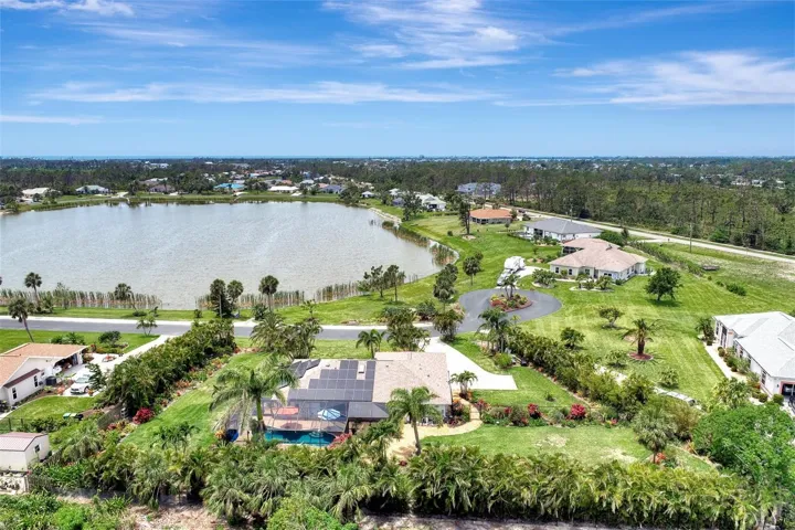 Casa De Meadows Lake. Enjoy beautiful Sunsets. Solar panels produce your own energy