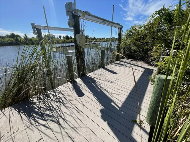 Dock/Boat Lift built in 2022