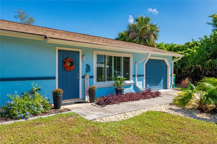 Come on in for a tour! You'll want to make it yours!