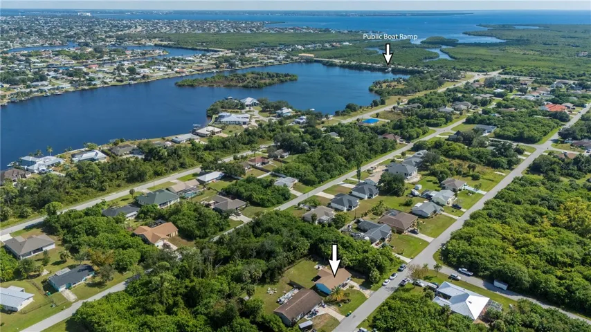 Short drive to the nearest public boat ramp for Charlotte Harbor/Gulf access!