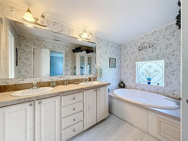Primary bath with garden tub