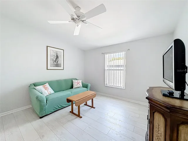 Office/3rd bedroom