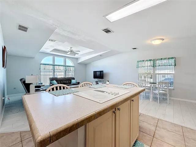 Kitchen with Island cooktop