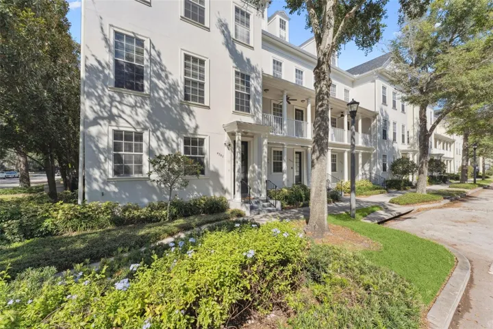 Sought After End Unit Townhouse City Home