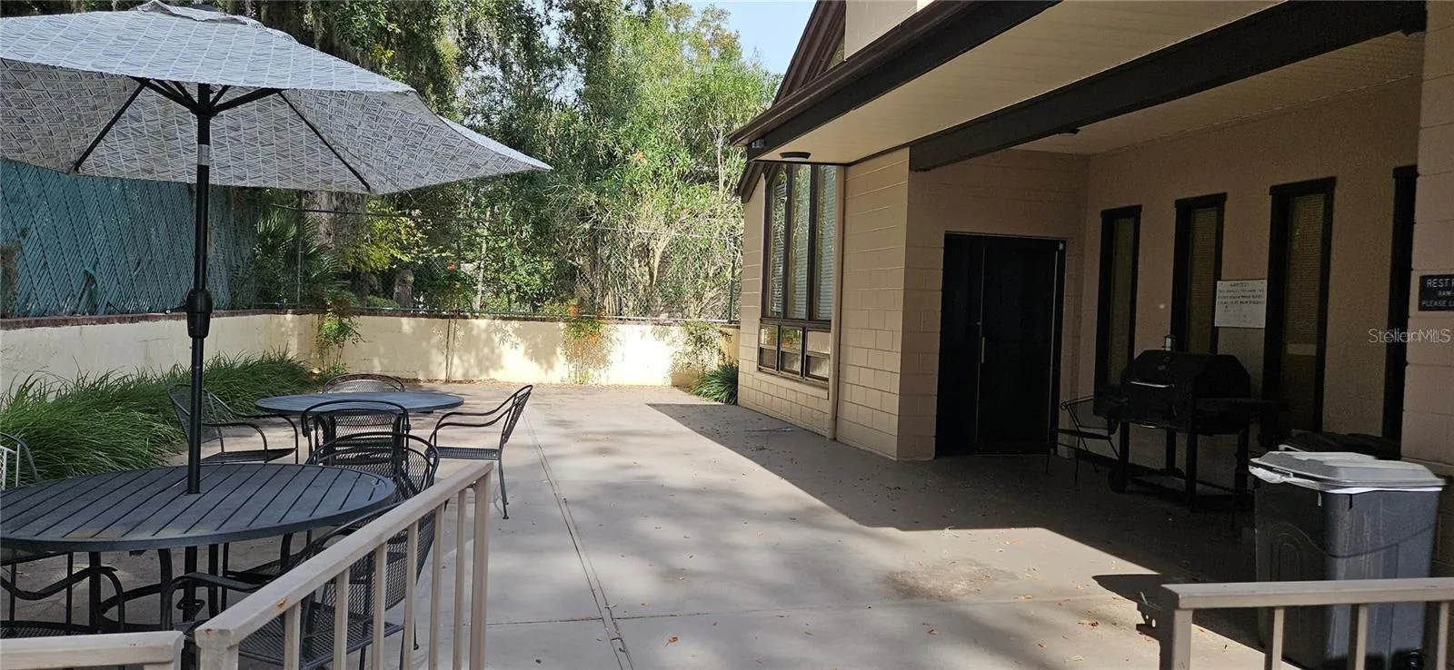 Pool Grilling area