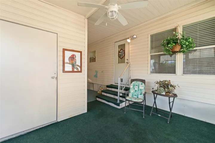 Front screened area