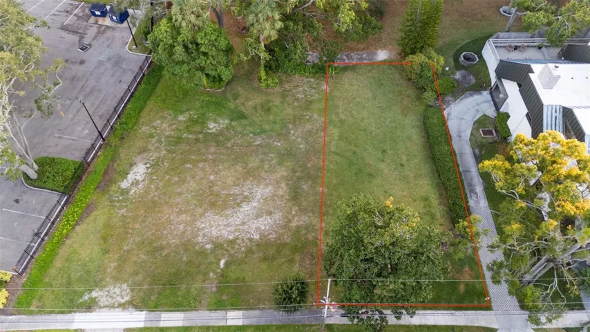 50x125 lot zoned RM-24 overlooks Fred Ball Park and steps to Bayshore Boulevard