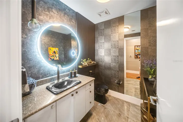 Powder bath