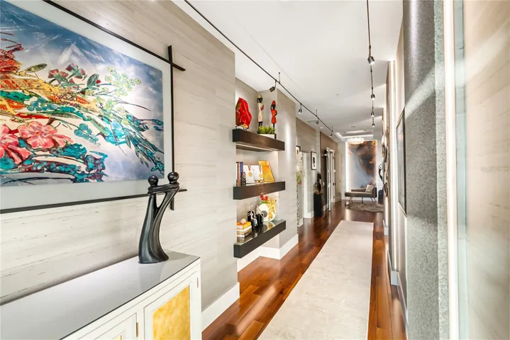 Hallway to bedrooms