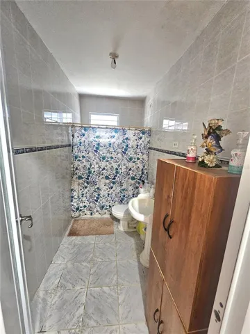 Principal Bathroom
