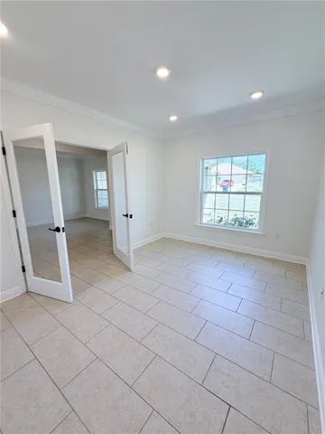 Office/flex room
