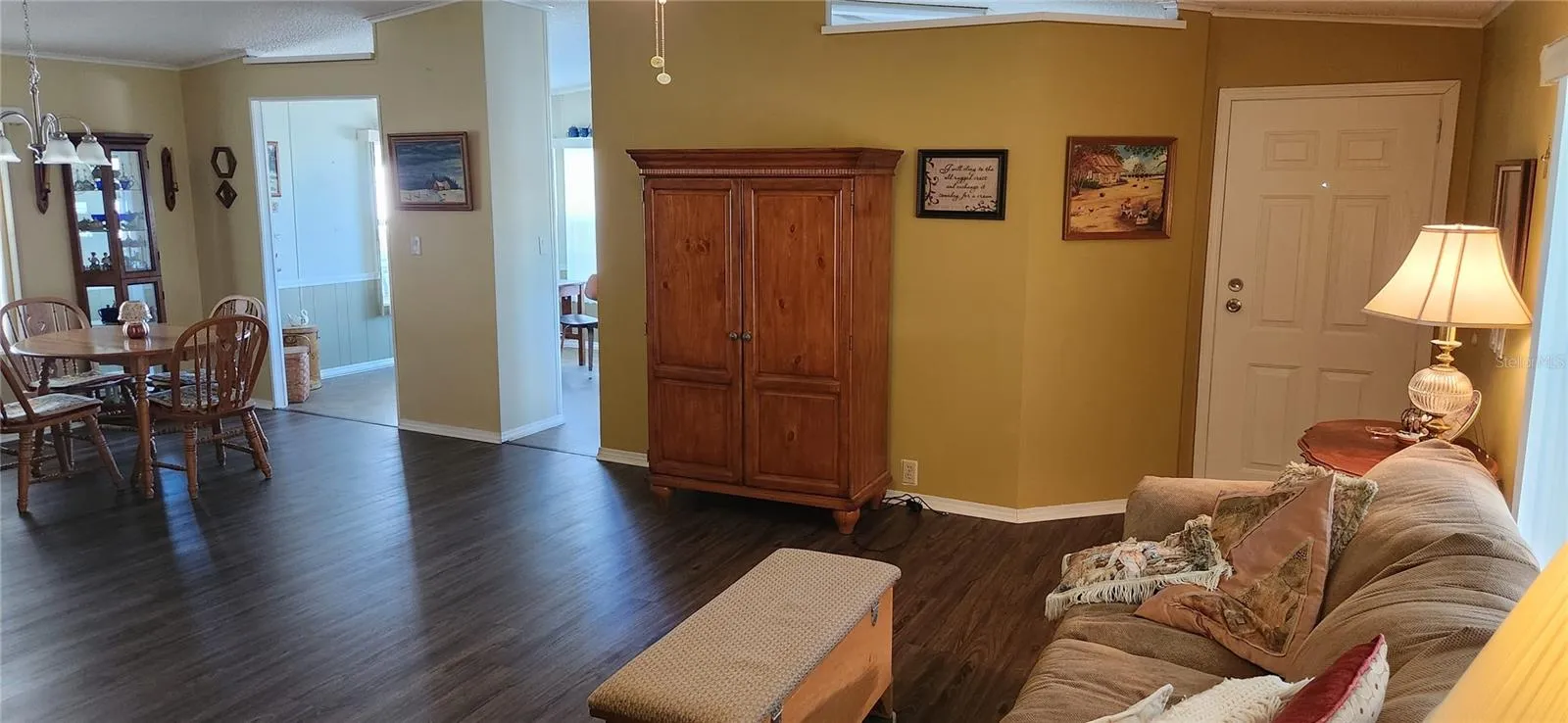 Living room  dinning room combo