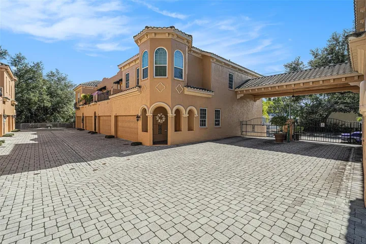 Hanson Manor CourtYard