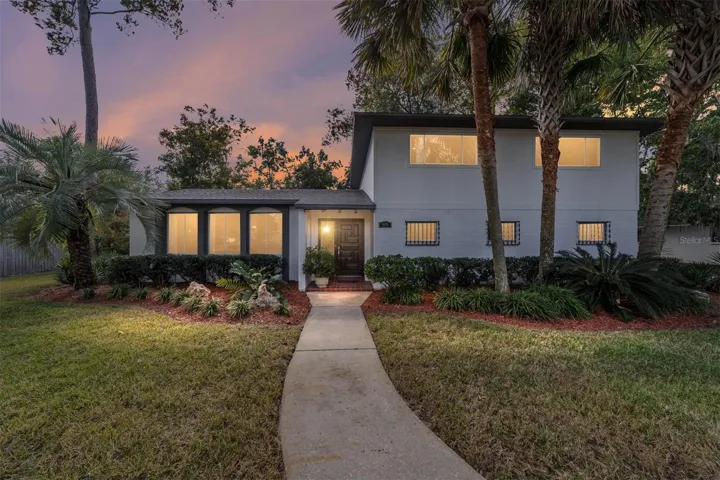 Welcome HOME to Suburban Heights!