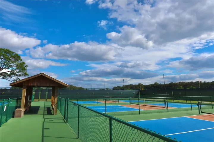 Tennis Courts/Pickleball Courts