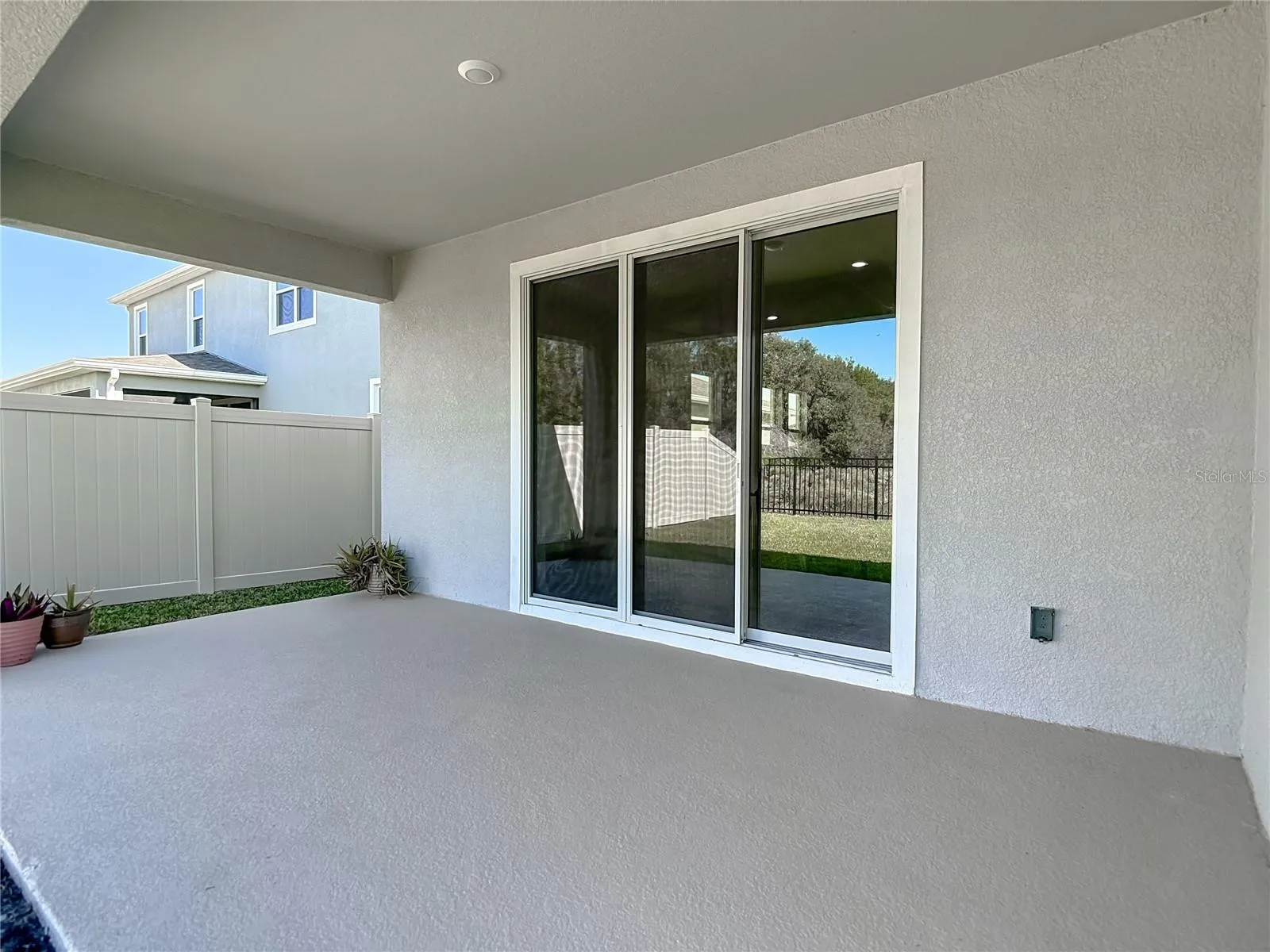 Lanai with recessed lighting!