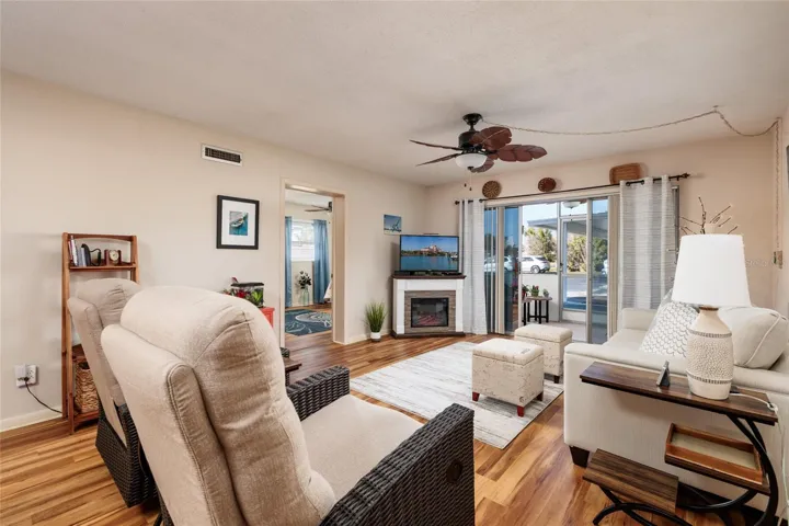 Living Room/Patio