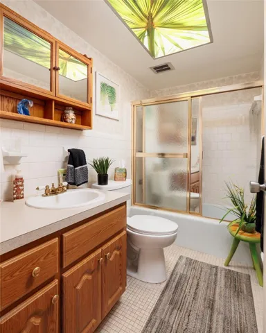 2nd Bathroom