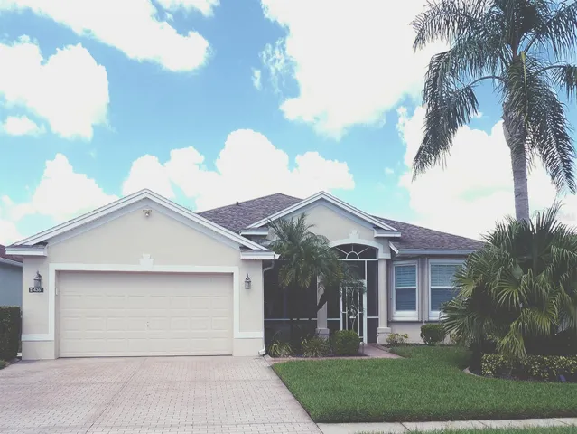 4361 Whistlewood front view