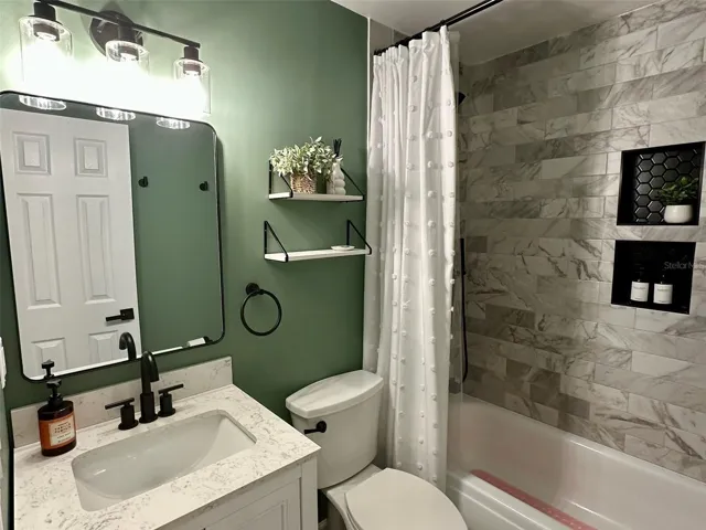 2nd Bathroom